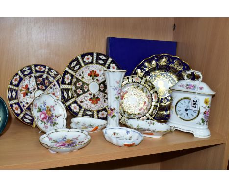 A COLLECTION OF ROYAL CROWN DERBY GIFT AND TEA WARES, comprising three Imari 2451 tea/side plates, diameters 21.5cm (second q