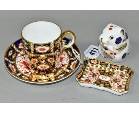 THREE PIECES OF ROYAL CROWN DERBY IMARI, comprising a pin dish of wavy rectangular form, patter nos. 1677 6299, a coffee can 