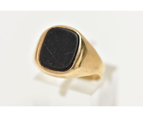 A GENTS 9CT GOLD, ONYX INLAY SIGNET RING, of a rounded rectangular form, polished onyx inlay, to a polished band, stamped 9ct