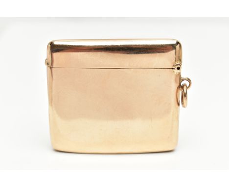 AN EARLY 20TH CENTURY, 9CT GOLD VESTA CASE, polished rectangular case with striker to the base, fitted with a suspension ring