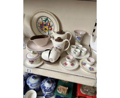 Quantity of Poole pottery 