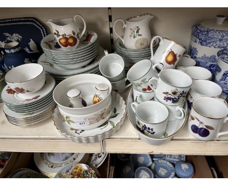 Royal Worcester Evesham Vale dinner ware approx. 55 pieces 