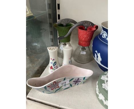 Three pieces of Poole and two vintage Jubilee coffee grinders 