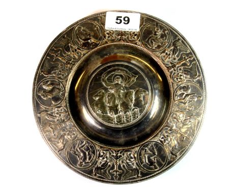 A late Victorian Elkington & Co silver plated circular inkwell, with embossed Roman scenes, bearing impressed 941 to base, Di
