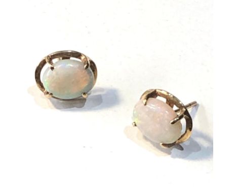 9ct gold opal studs 