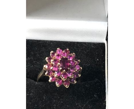Vintage 9ct gold garnet ring weight 5.5g 