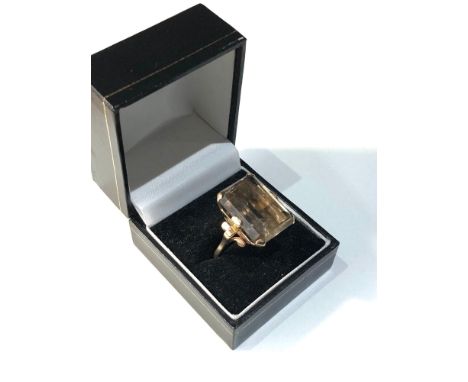 9ct gold large smokey quartz cocktail ring weight 9.5g 