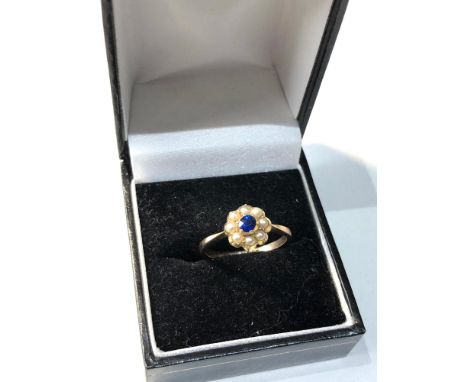 9ct gold and seed-pearl ring with blue central stone weight 2.4g 