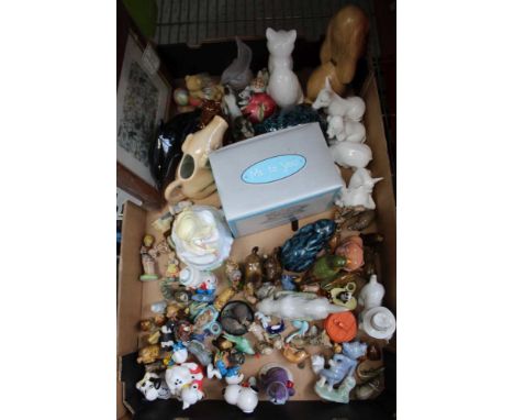 A BOX CONTAINING MODEL ANIMALS VARIOUS to include Tom &amp; Jerry 