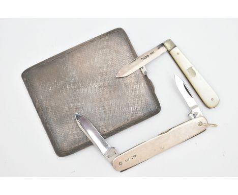 A SILVER CIGARETTE CASE AND TWO FRUIT KNIVES, rectangular case with engine turned pattern and engraved cartouche, push button