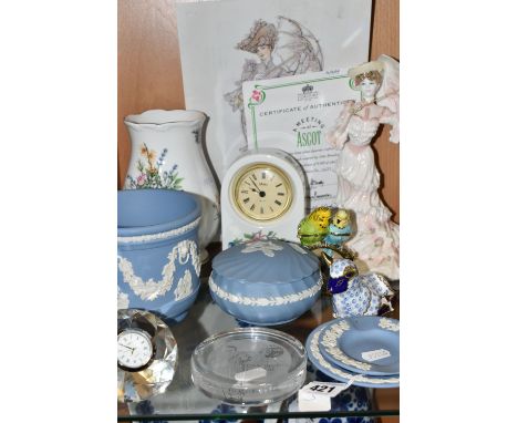 A GROUP OF CERAMIC AND GLASS GIFTWARE, to include a Royal Crown Derby Lamb paperweight (second quality, silver stopper), a Co