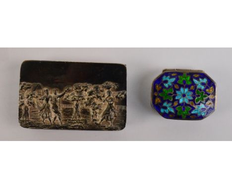 An Elizabeth II hallmarked silver snuff box of rounded rectangular form with embossed pastoral scene to the hinged lid and wi