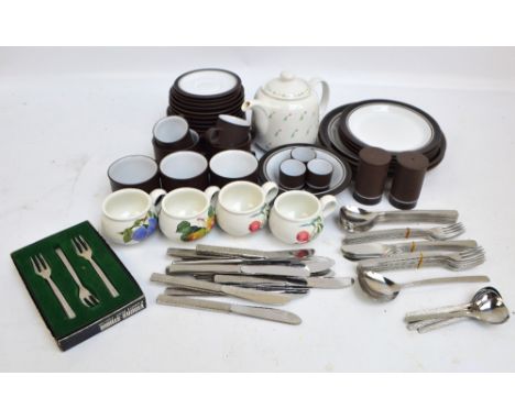 A Hornsea "Contrast" teaware comprising five trios, a spare plate, two coffee cans and saucers, spare saucer, one dessert bow