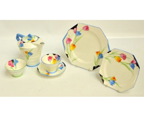 An Art Deco Paragon "Tulip" pattern decorated hand painted breakfast set, comprising a coffee pot of tapering form, height 16