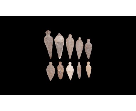Neolithic, 3rd-2nd millennium BC. A group of twenty pale grey bifacial leaf-shaped tanged, knapped and ground points.   60 gr