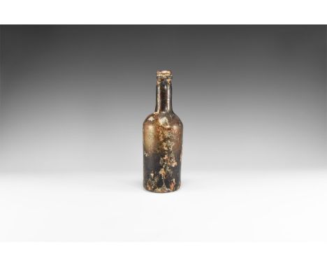 Sank 1784. A 'fair trade' wine bottle with dimpled bottom, rounded shoulders, tubular neck with chamfered rim; recovered from