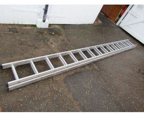 Extending alloy ladder 26 ft approx 