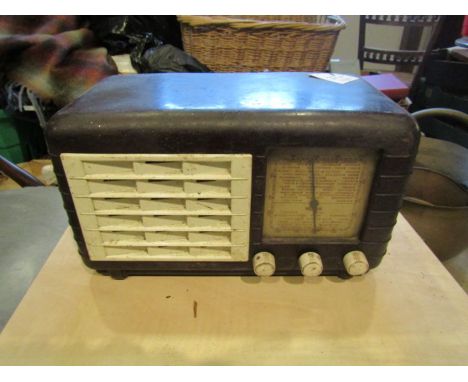 Vintage Bakelite radio A/F  for display only