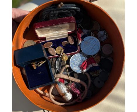 A pair of 9ct gold cufflinks, commemorative medals, tie pins and others housed in a Collar box&nbsp;