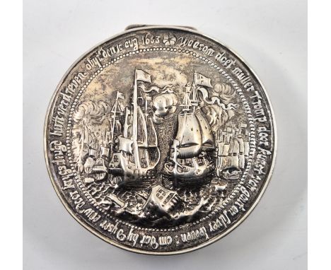 A German Hanau sterling silver circular box, mark for Berthold Muller, Chester import marks for 1909, impressed Hanau pseudo 