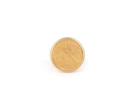 A gold half sovereign mounted as a ring, size I, 11g total