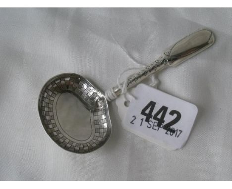 Georgian hollow terminal fiddle pattern caddy spoon  Birm 1810 by WP 10g      