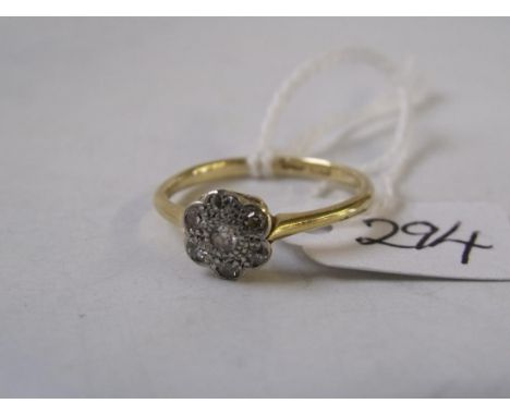 18ct gold diamond daisy head ring approx size 'P' 2.7g  