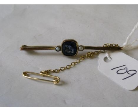 Gold mounted blue stone & pearl bar brooch    