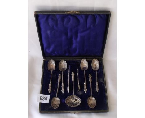 Boxed set six apostle top tea spoons tongs and sifter  ladle Birm 45g        