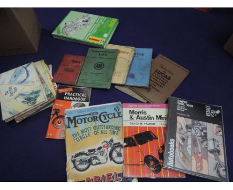 A small selection of motoring volumes including a Haynes Ford Orion 1983-1984 manual, Castrol magazines, Austin Mini handbook