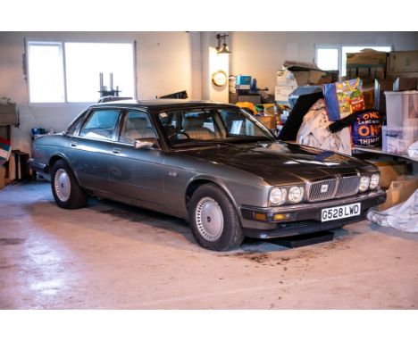 One private recorded keeper and less than 60,000 miles, this Savoy Grey XJ40 is offered without reserve. Supplied new by Char