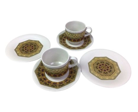 ROYAL DOULTON PART TEA SERVICE, PARQUET PATTERN comprising cups, saucers and side platescups 7cm high