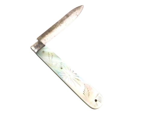 GEORGE VI SILVER FRUIT KNIFE, with silver blade, the handle set with mother of pearl
