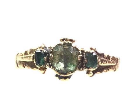 EARLY VICTORIAN SPINEL AND EMERALD RING, unmarked, size K 1/2Qty: 1.6g