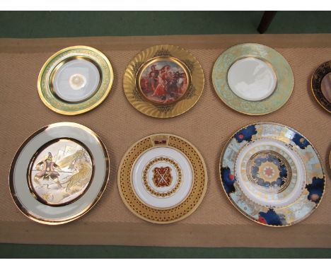 A quantity of decorative cabinet plates including Coalport, Paragon, Royal Chelsea, Spode and Royal Worcester 