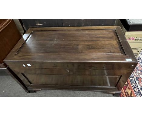 A 20th Century mahogany and camphor wood blanket box, 101cm wide (Item 43 on vendor list)