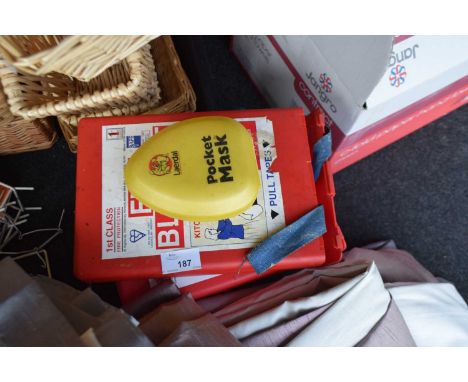 Mixed lot containing 2 fire blankets and 2 First Aid kits