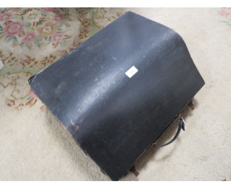 A VINTAGE CASED GERALDO ACCORDION 