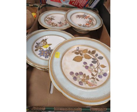 A TRY OF ROYAL WORCESTER PLATES WITH TWO MATCHING COMPORTS 