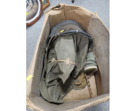 WW2 UNISSUED 1939 BABY'S GAS MASK, COMPLETE WITH ORIGINAL BOX AND INSTRUCTION LEAFLET 