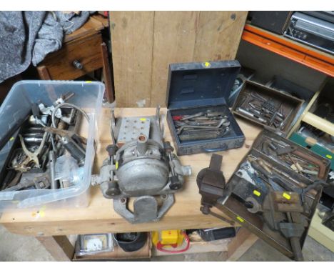 A COLLECTION OF MECHANICAL TOOLS TO INCLUDE A PATAY HAND PUMP