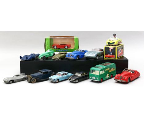 Posten Modellautos. Verschiedene Modelle und Hersteller, u. A. Corgi Toys, Lesney und Minic Toys. Stark bespielt.