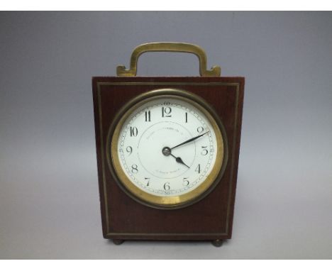 AN EARLY 20TH CENTURY FRENCH MANTLE CLOCK, retailed by Goldsmith &amp; Silversmith Co Ltd., Regent St. London, the mahogany c