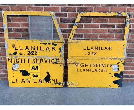 A Pair Of Series One Land Rover DoorsMake: Contact AuctioneerModel: Contact AuctioneerYear: 0Mileage: 0VIN: Contact Auctionee