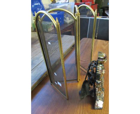 Companion stand in the form of a ceramic lustre knight, together with a brass finish and mesh four-fold fire screen. (2) (B.P