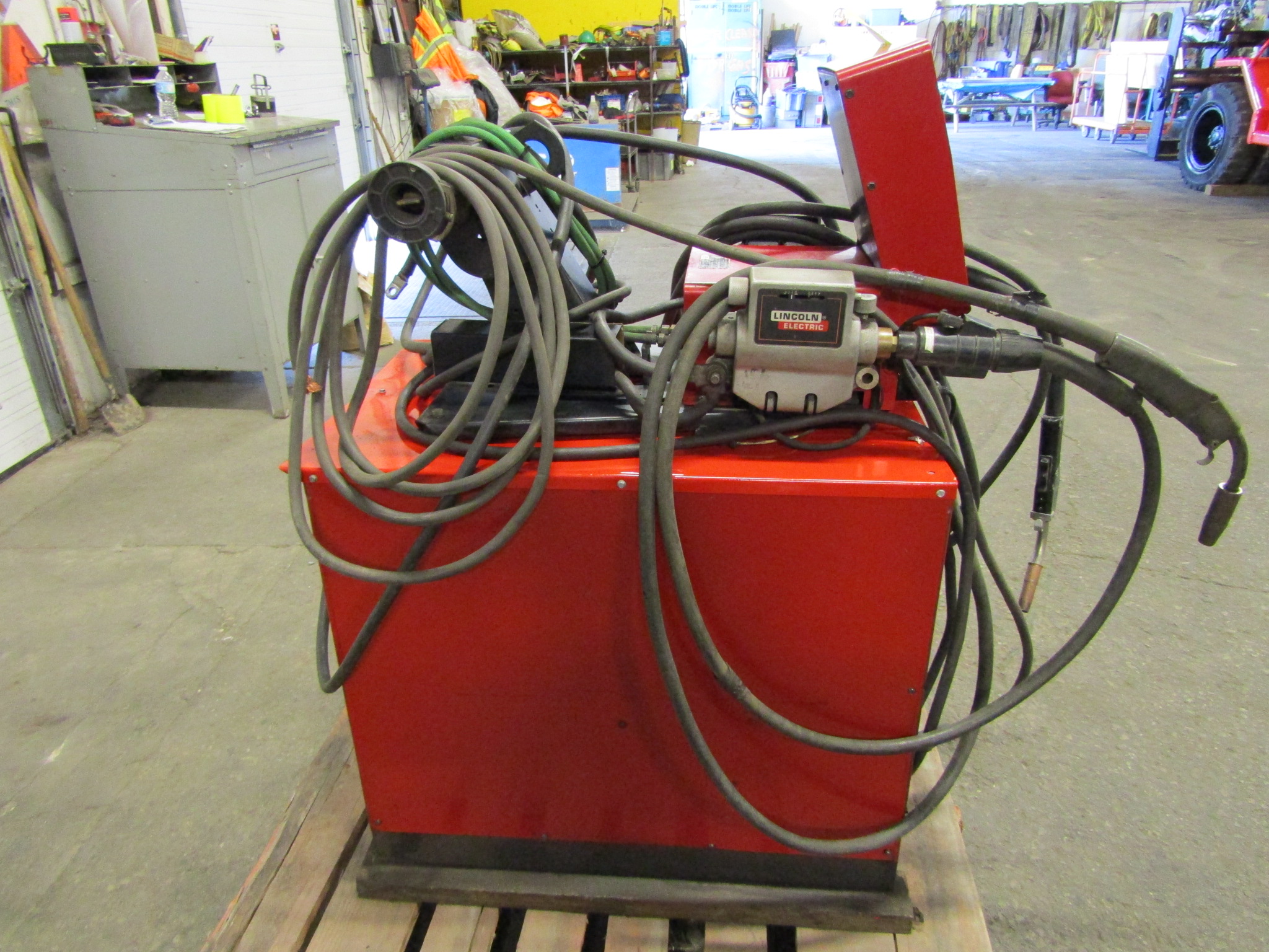 Lincoln CV400 400 amp mig welder with DUAL DH10 welding wire feeder