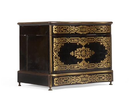 Y A NAPOLEON III EBONISED, ROSEWOOD AND BRASS MARQUETRY DECANTER BOX BY TAHAN OF PARIS, MID 19TH CENTURY The hinged top, fron