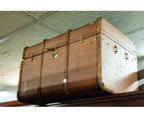 A CARBON FIBRE TRUNK WOOD BOUND AND INNER LIFT OUT TRAY 