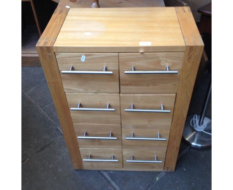 A MODERN LIGHT WOOD CHEST OF DRAWERS WITH VISIBLE JOINTS W56CM D33CM H81CM