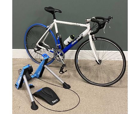 RALEIGH ABSOLUTE ROAD BIKE, 55cms aluminium frame, and Tacx accessory trainerProvenance: deceased estate Conwy